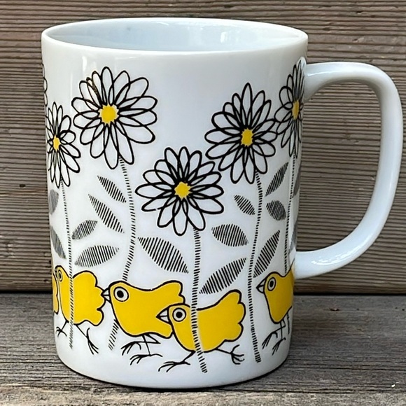 Vintage Coffee Mugs With Yellow Chicks & Daisies :: Set of 2 - Picture 11 of 11